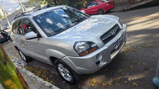 HYUNDAI TUCSON 2.0 MPFI GLS 16V 143CV 2WD FLEX 4P AUTOMÁTICO HYUNDAI TUCSON 2.0 MPFI GLS 16V 143CV 2WD FLEX 4P AUTOMÁTICO